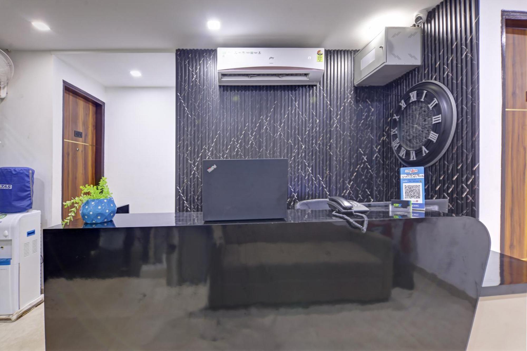 Status By Hotel The Emporio Ghaziabad Zewnętrze zdjęcie