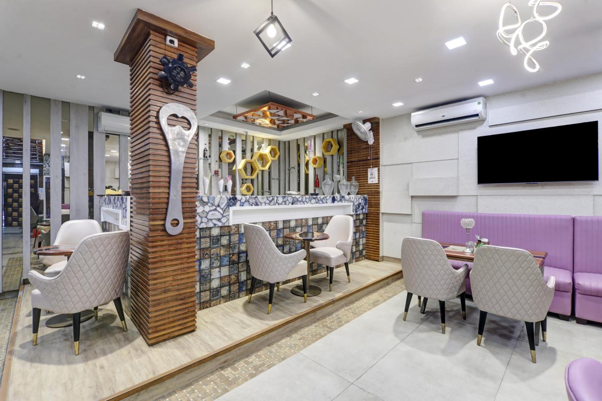 Status By Hotel The Emporio Ghaziabad Zewnętrze zdjęcie