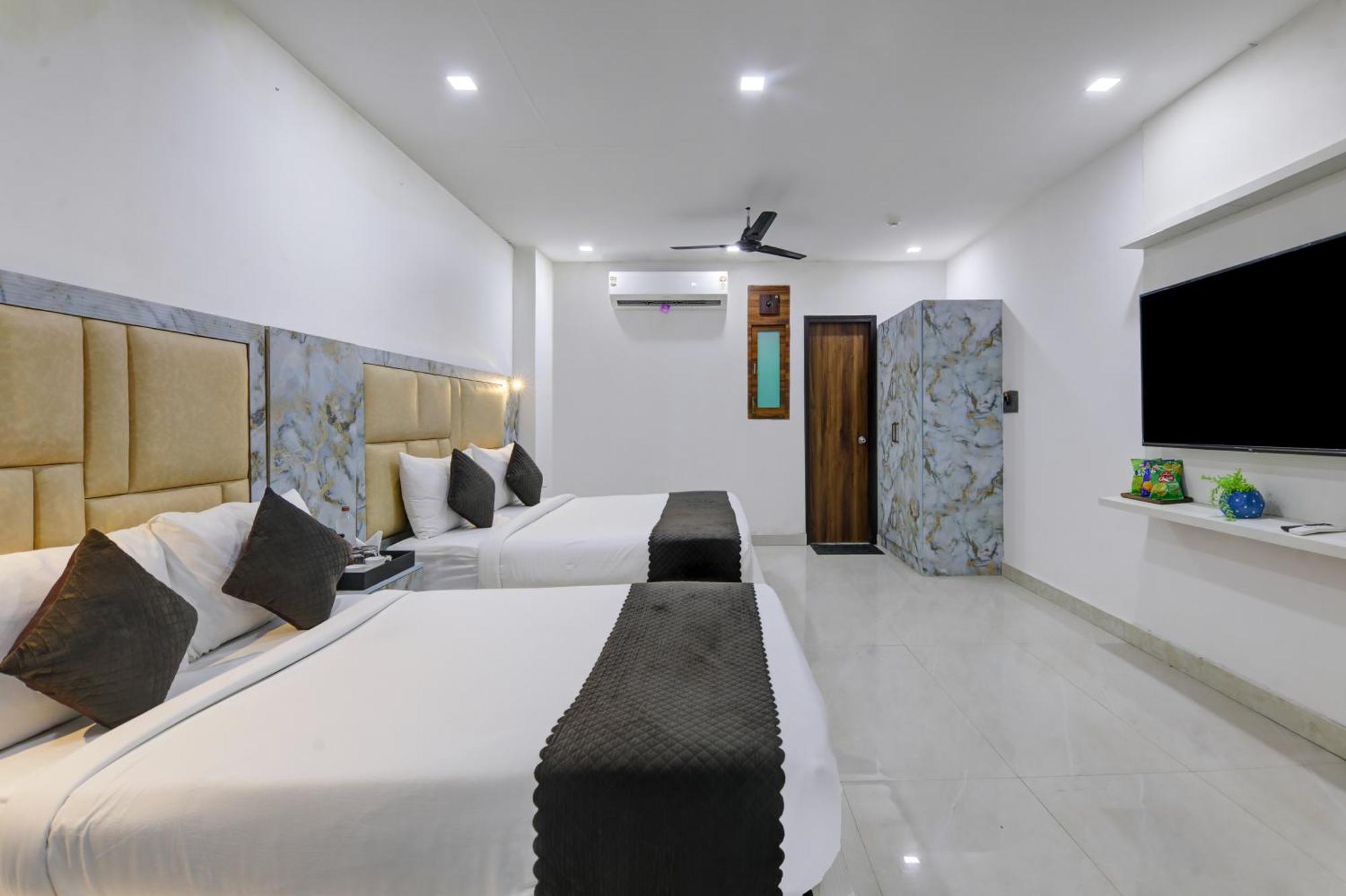 Status By Hotel The Emporio Ghaziabad Zewnętrze zdjęcie