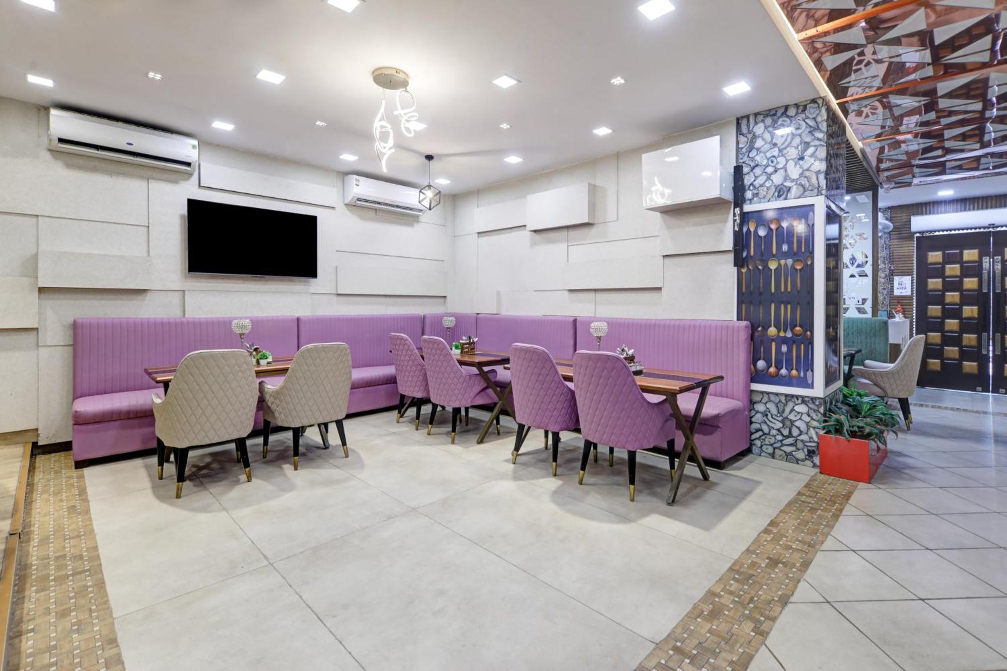 Status By Hotel The Emporio Ghaziabad Zewnętrze zdjęcie