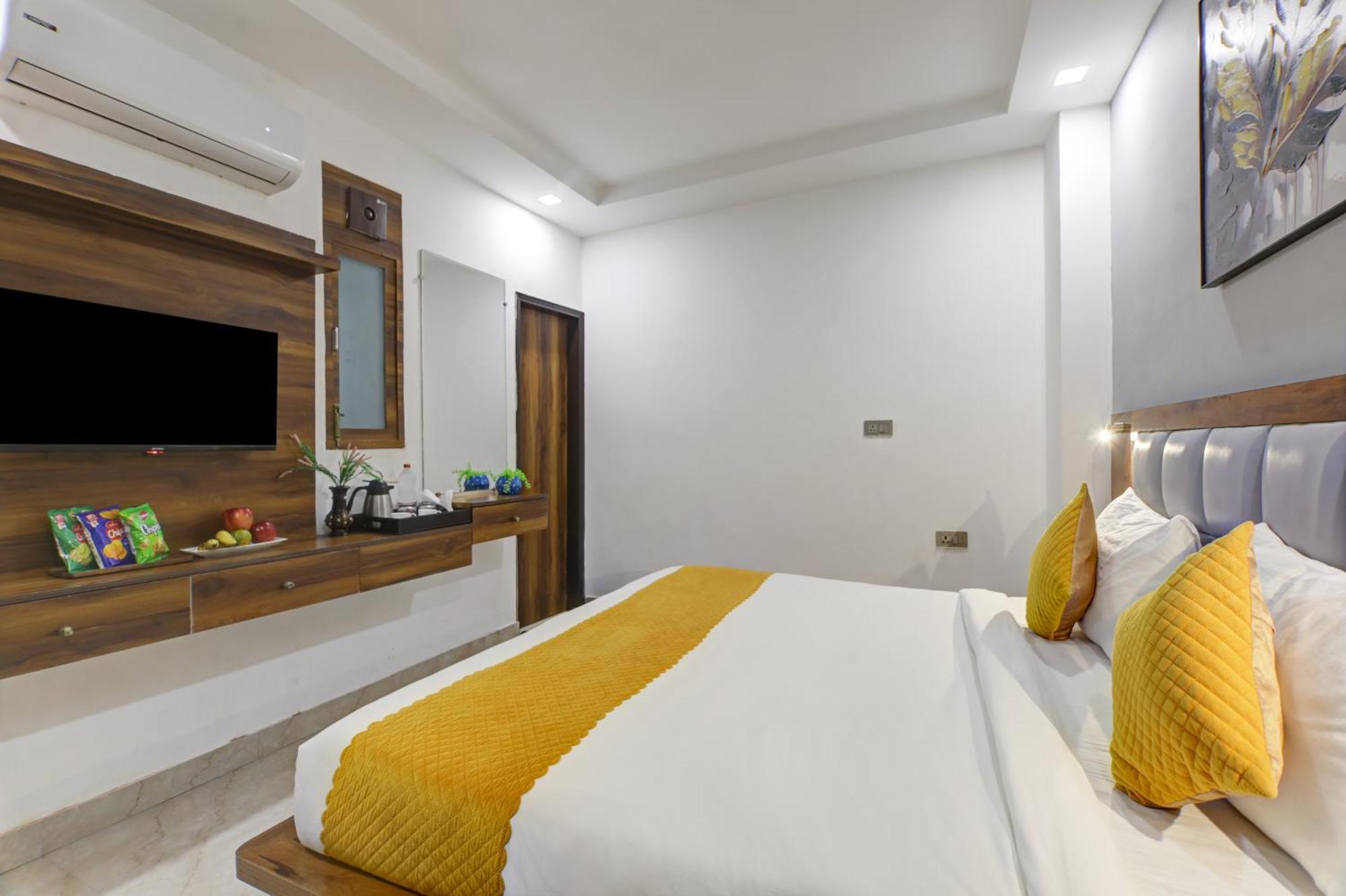 Status By Hotel The Emporio Ghaziabad Zewnętrze zdjęcie