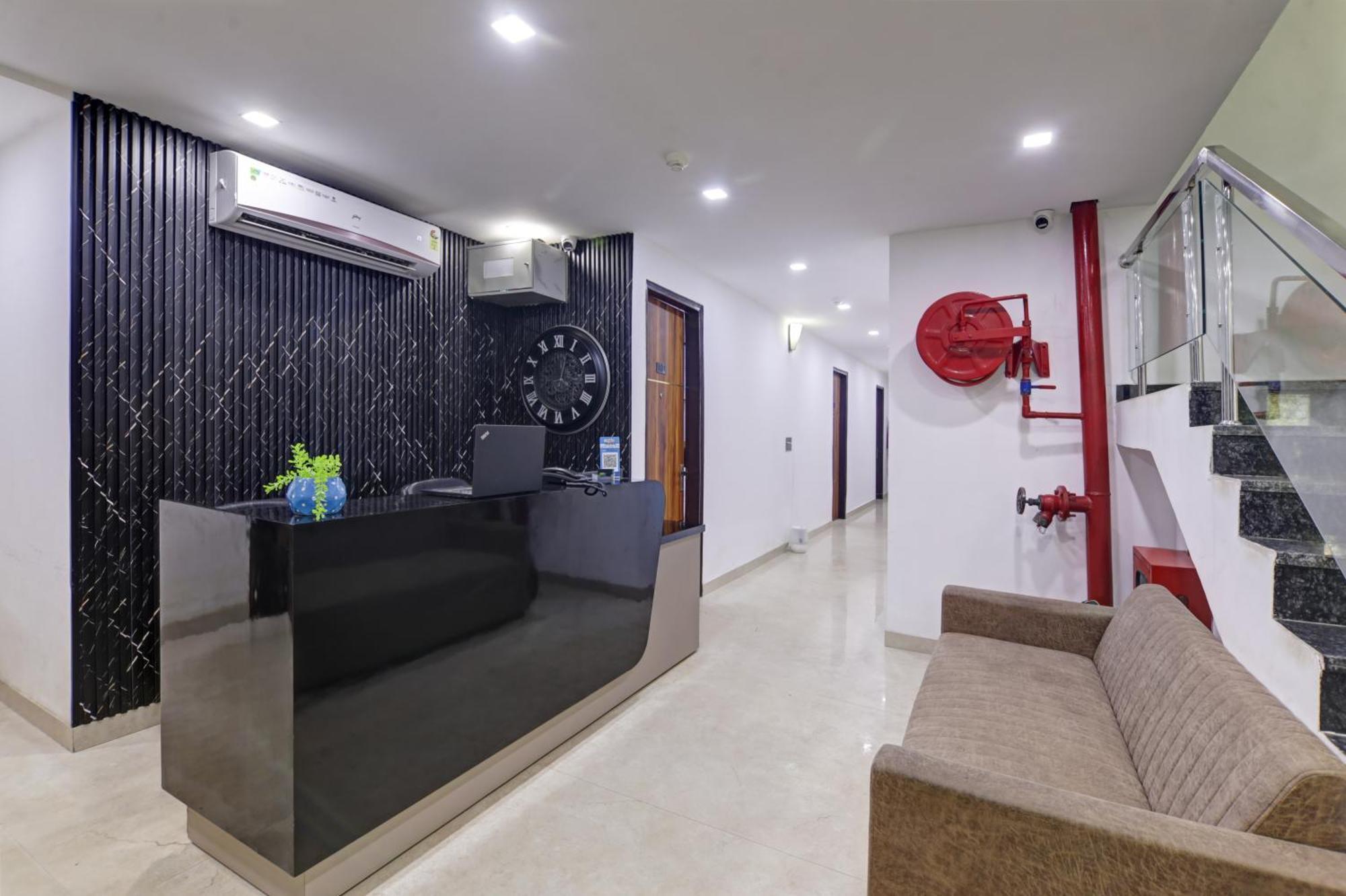 Status By Hotel The Emporio Ghaziabad Zewnętrze zdjęcie